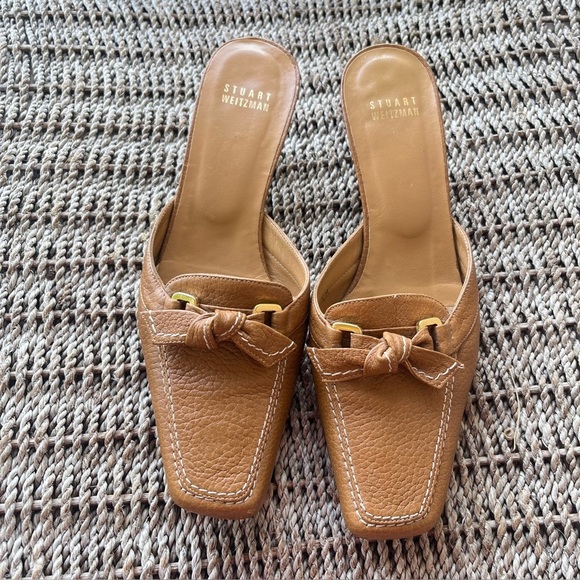Imperfect vintage Stuart Weitzman kitten heel mules tan bow knot square toe 6.5M - Picture 1 of 16